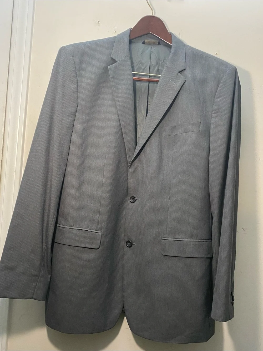 Banana Republic Men's Light Gray Two-Button Blazer. Please See Photo..’